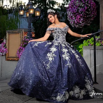 V Вырез Сладкий 16 Quinceanera Платье 2023 Блестящие кружевные аппликации Пайетки 3D Цветы Принцесса Бальное платье Vestidos De 15 Años