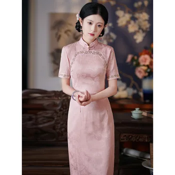 Розовый жаккардовый жаккард Cheongsam из ацетата Qipao 2023 весна и лето Новые китайские платья для девочек с нежным темпераментом