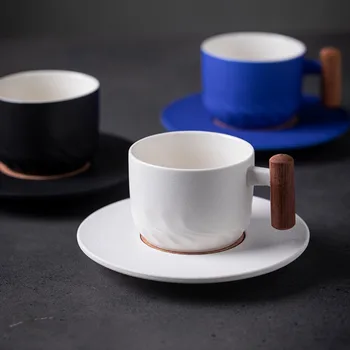 Чашки для эспрессо для кофе и чая Посуда Керамический набор кофейных чашек Аксессуары для кружек Фарфор Хорошее блюдце для чая Многоразовая кухня